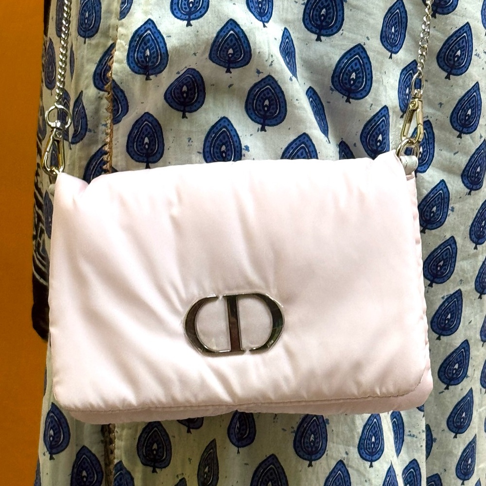 Dior Soft Pink Trousseau Sling Elegant Cosmetic Bag with attached silver chain - Picture 10 of 11
